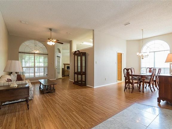4th image of 4313 Fairmont Dr