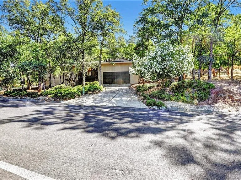 14319 Knobcone Dr — Photo 35