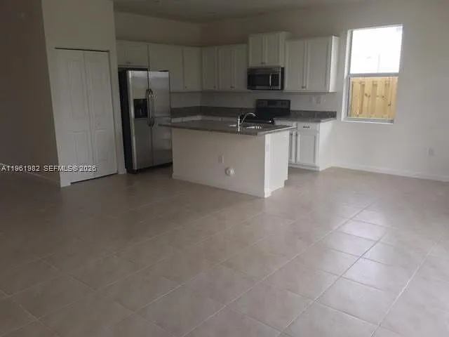 11842 SW 253rd Ter — Photo 2