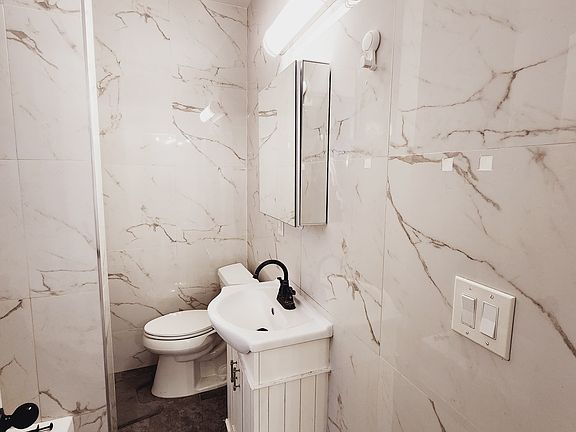 5th image of 161 Bergen Ave #1B