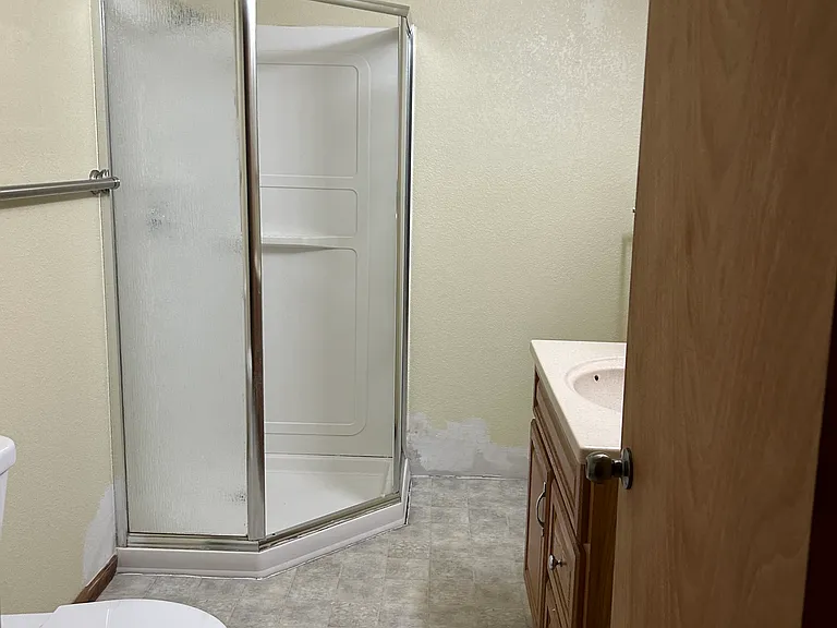 103 W Paul St — Photo 17