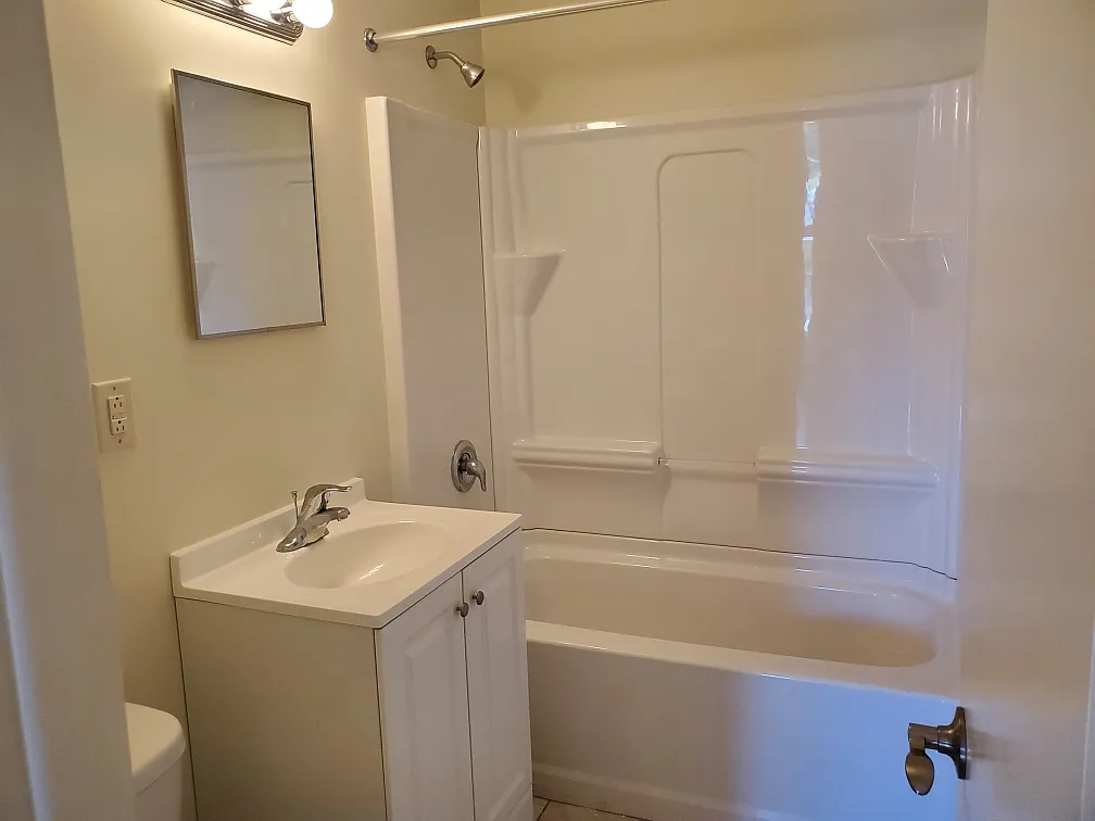 2 bed, 900 sqft, $1,150 — Photo 3