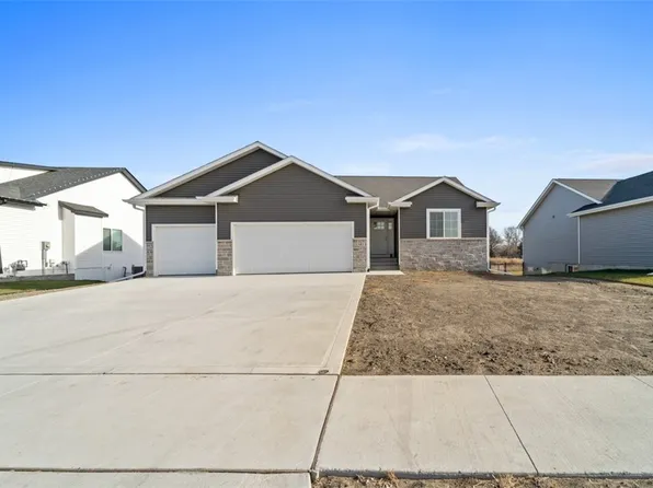 2301 Cedar St, Granger, IA 50109