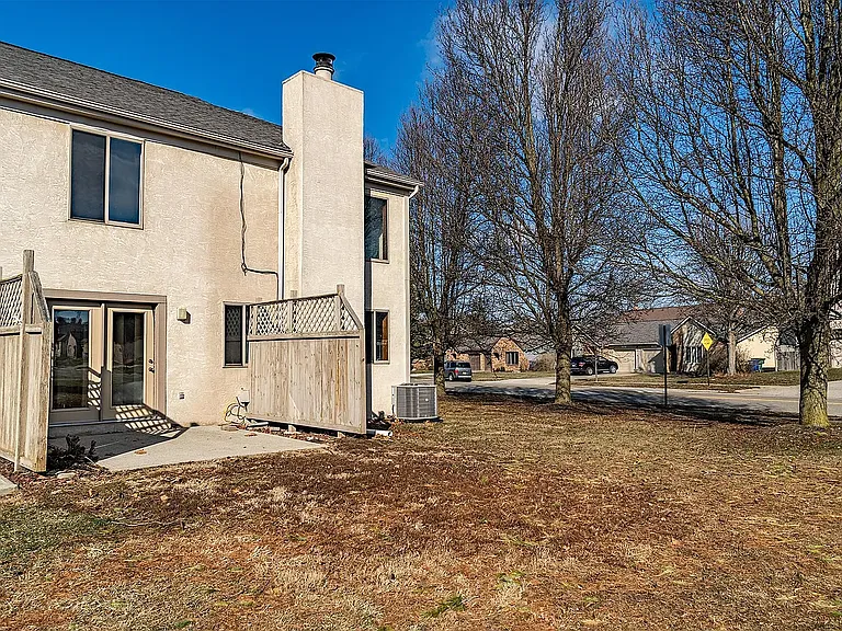 6388 Dummerston Ct — Photo 3