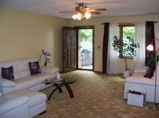 708 N Burlington Ave, York, NE 68467