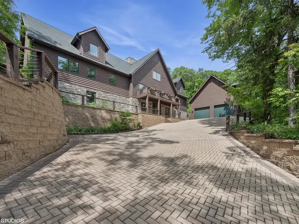 12 Ridge Dr, Dune Acres, IN 46304