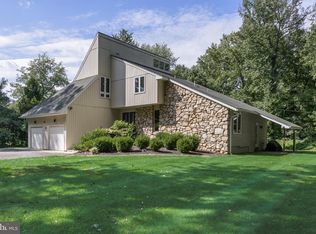 1 Bloomer Dr, Burlington, NJ 08016