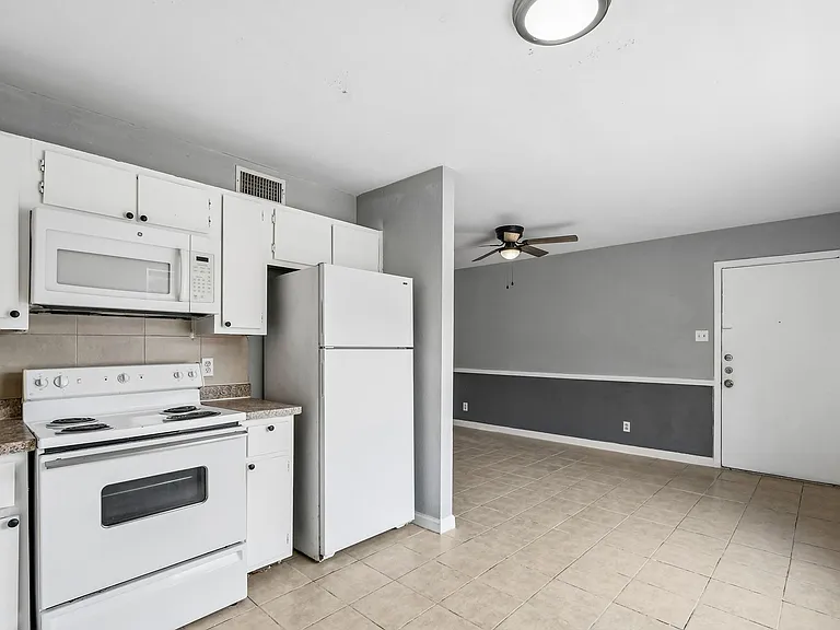 Sunrise Villas — Photo 23
