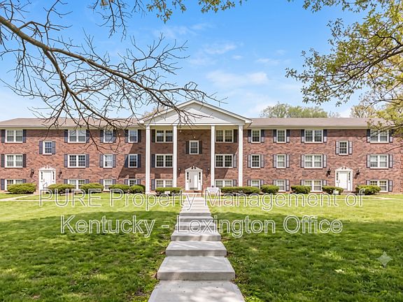 2nd image of 429 Chestnut St #11