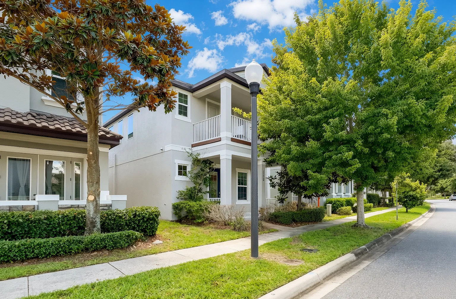 3 bed, 1976 sqft, $3,100 — Photo 1