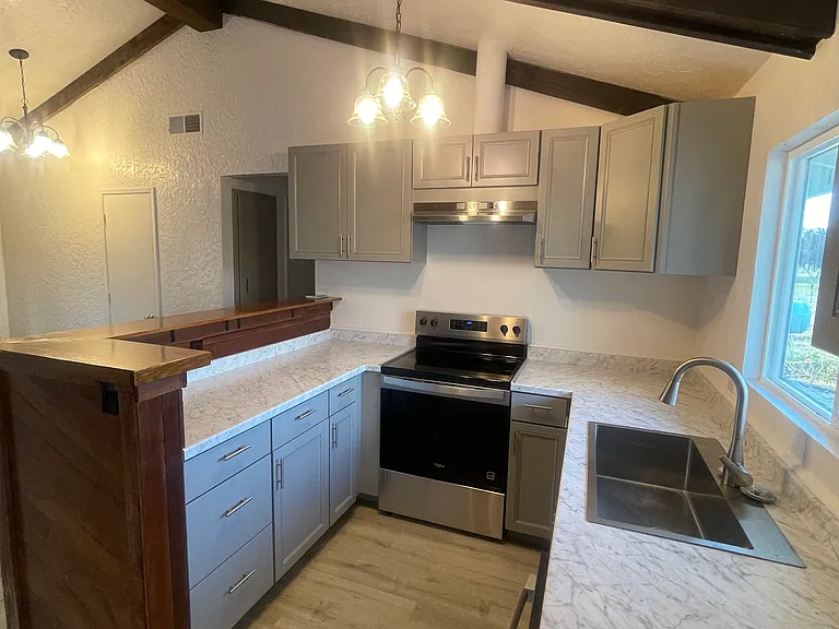 10575 Leslye Ln — Photo 10
