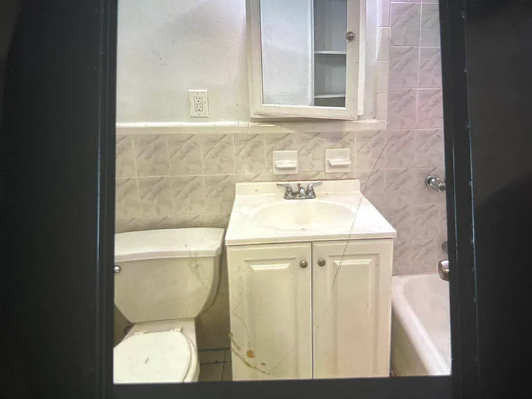 335 E 86th St #3D — Photo 4