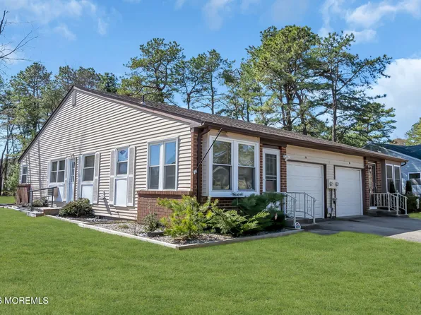 9 Greenwood Lane #62, Whiting, NJ 08759