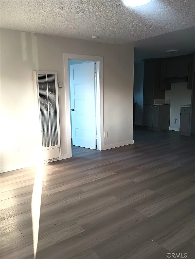 2 bed, 750 sqft, $2,200 — Photo 2
