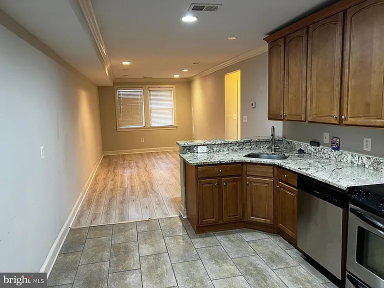 401 Commonwealth Ave #12A — Photo 6