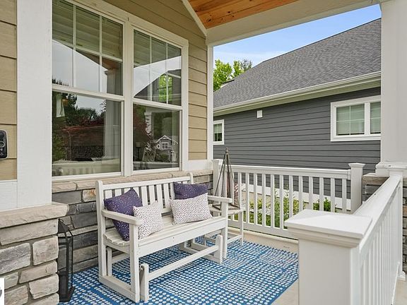 3rd image of 10593 Camrose Cir