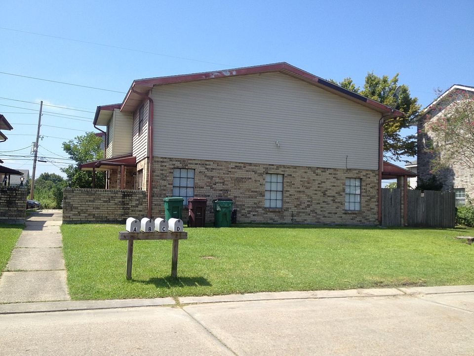 1st image of 18 Brandon Hall Dr