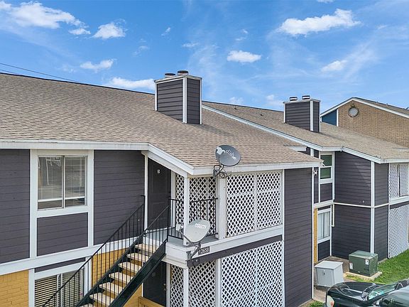 3rd image of 12658 Ashford Meadow Dr APT D