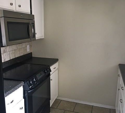 5th image of 2762 Parkchester Dr #1