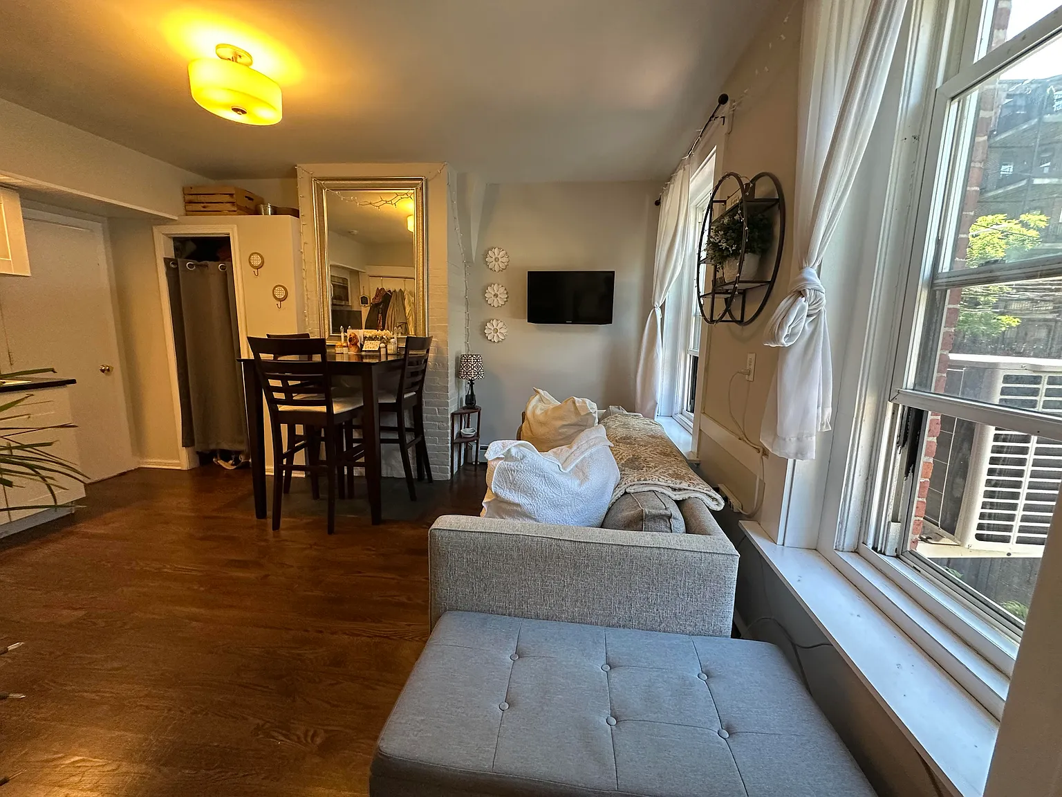 1 bed, 390 sqft, $2,800 — Photo 1