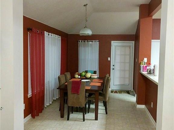 5th image of 907 Windmeadows Dr