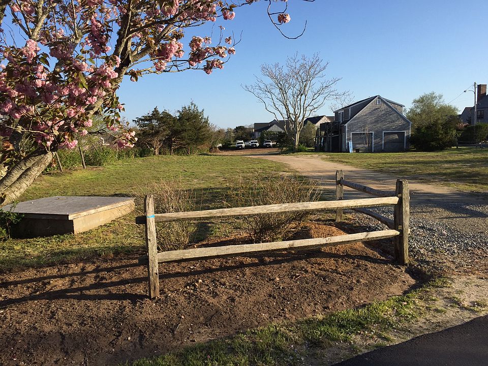 2nd image of 12 & 12 Bartlett Rd #R