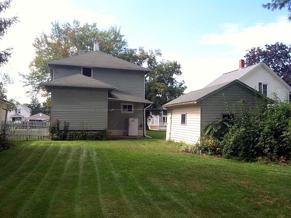 Plenty of room for BBQs and Birthday Parties!