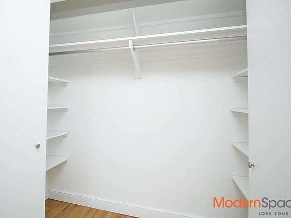 5th image of 2734 21st St APT 3B