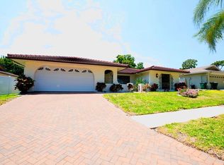 206 Meadowcross Dr, Safety Harbor, FL 34695