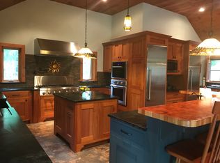 1998 East Rd, Proctorsville, VT 05153