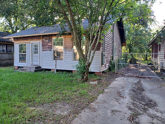 3rd image of 161 Garnett Ave