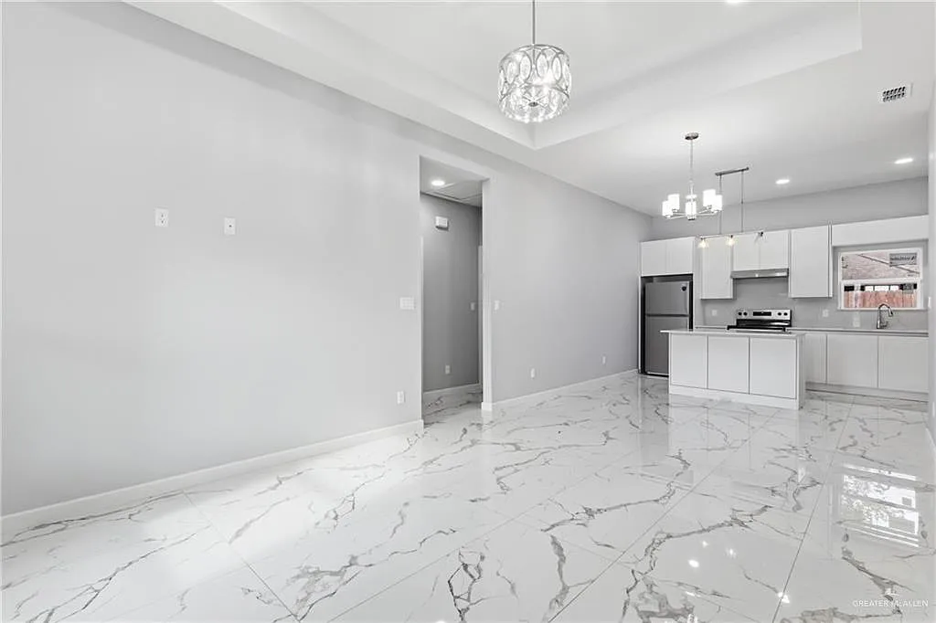 3 bed, 2.0 bath, 1350 sqft, $1,750 — Photo 3
