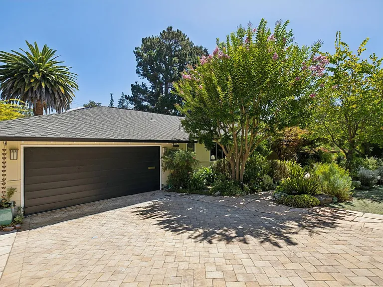 970 Palo Alto Ave — Photo 3