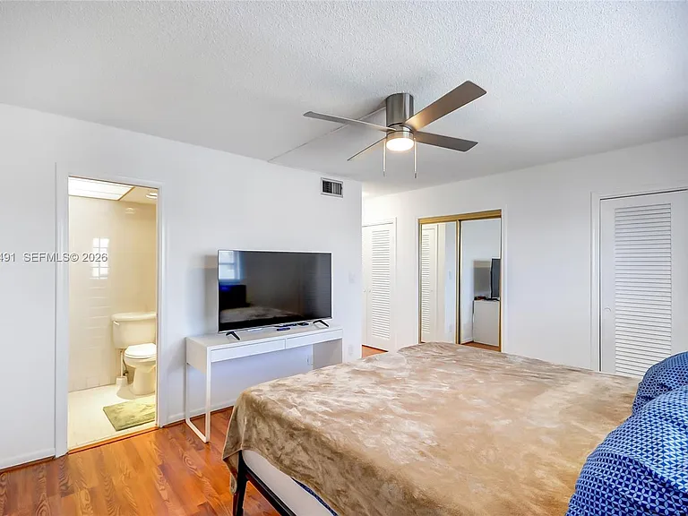 301 NE 14th Ave #702 — Photo 22