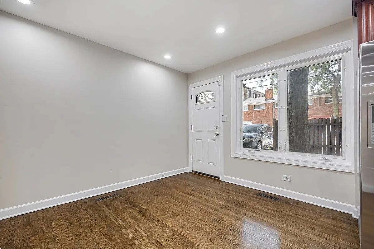 3 bed, 1500 sqft, $3,899 — Photo 4