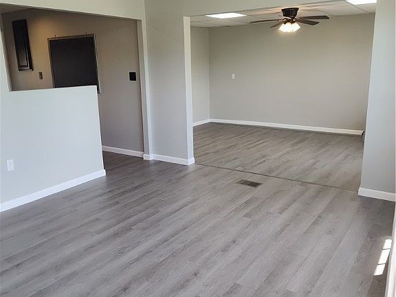 2nd image of 956 Omard Dr