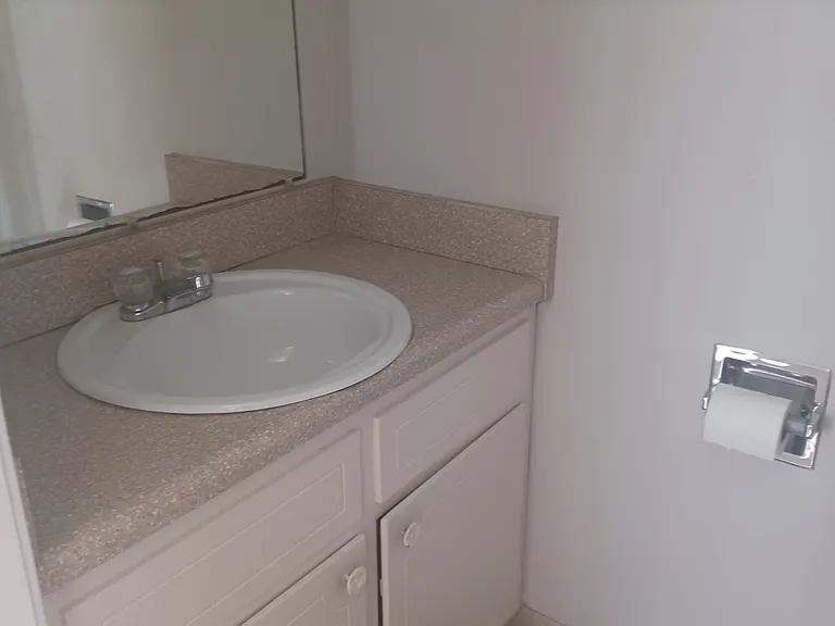 6916 NW Chapel Woods Ln — Photo 7