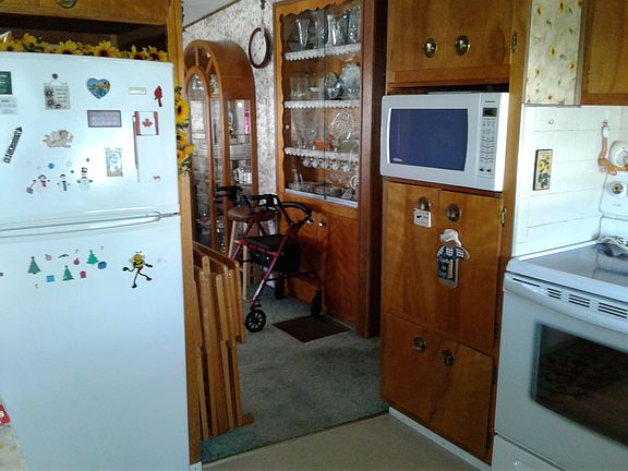 Kitchen/ dining room, China cabinet