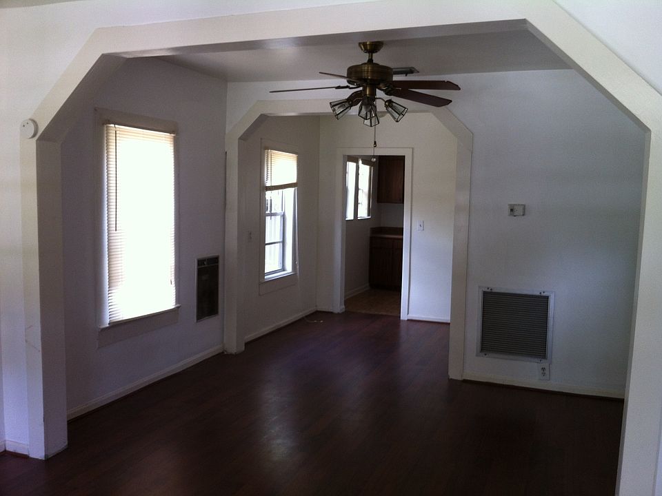 2nd image of 3915 N Dartmouth Ave