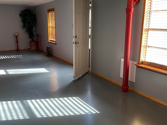 4th image of 2213 Hobson Ave