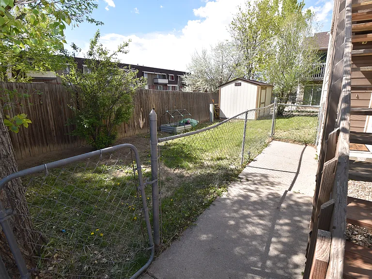 1050 Mazatlan Cir #C — Photo 3