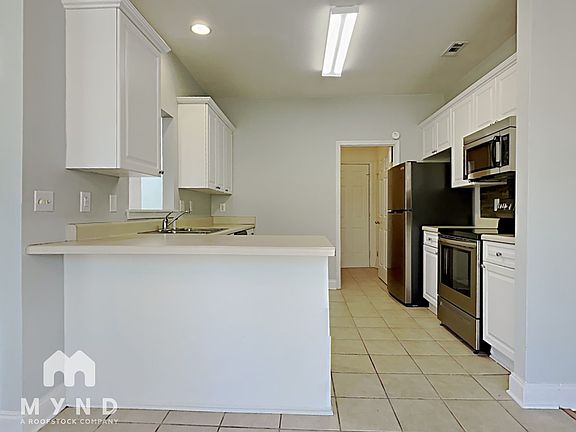 5th image of 106 Bentmoor Cir