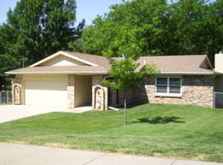 916 McKenzie Ave, Council Bluffs, IA 51503