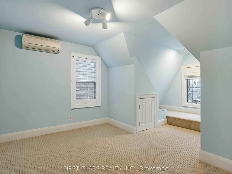 80 Douglas Dr — Photo 22