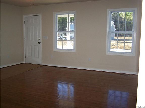 4th image of 4012 Moss Point Dr