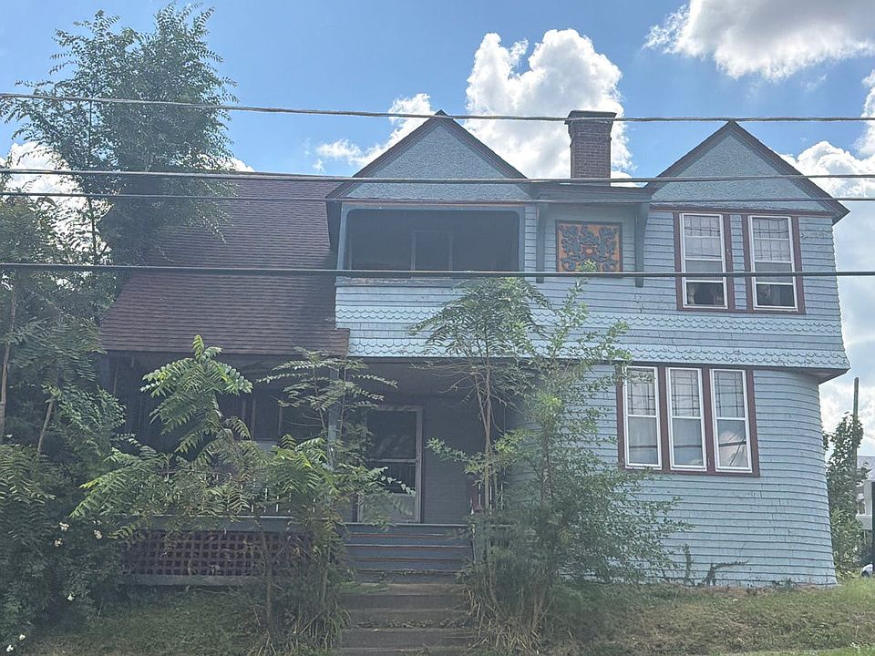 1st image of 327 W Chicago St