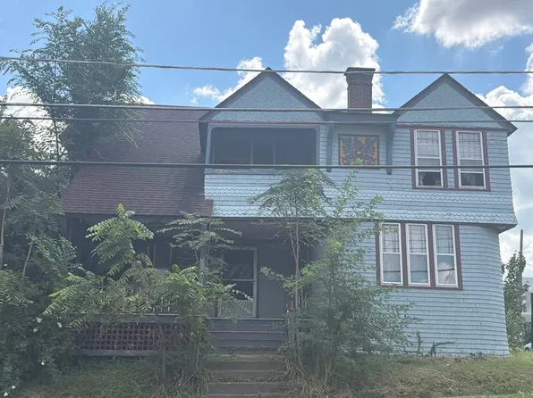 327 W Chicago St, Elgin, IL 60123