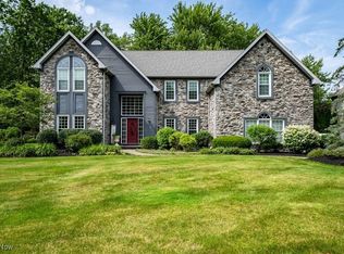30632 Royal Woods Pl, Cleveland, OH 44145