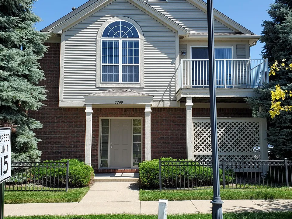 2200 Saratoga Blvd #13