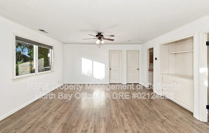 2 bed, 1.0 bath, 900 sqft, $2,200 — Photo 2